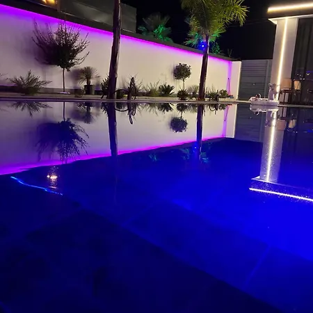 Villa Aurora